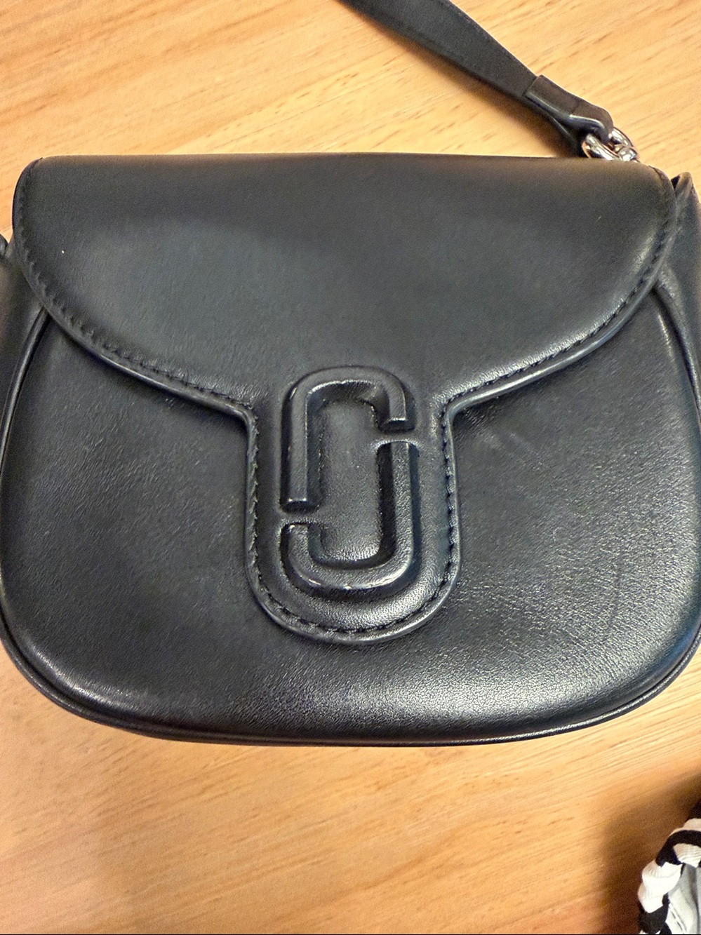 Marc Jacobs J Marc small Black Leather Saddle Crossbody with Signature Badge - Picture 4 of 5